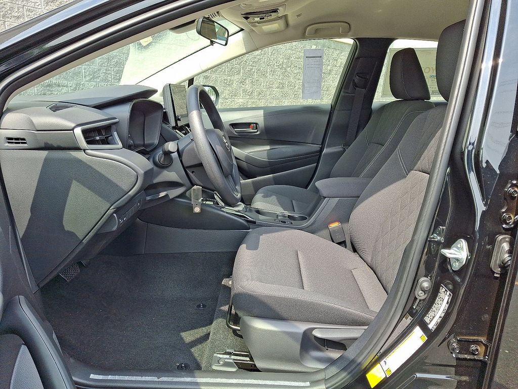 2025 Toyota Corolla LE 9