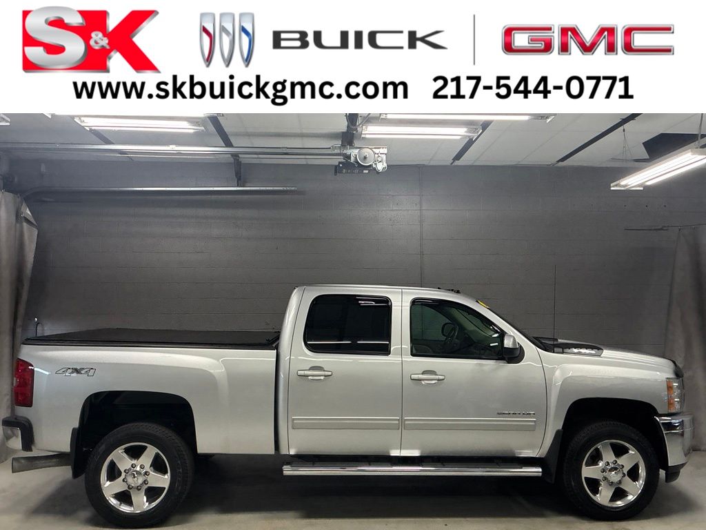 Silver Ice Metallic 2014 Chevrolet Silverado 2500HD Pickup Truck Four-Wheel Drive 6-Speed Automatic