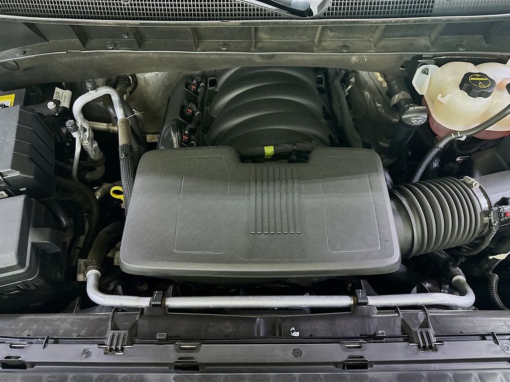 Used 2024 Gray Chevrolet LT image 32