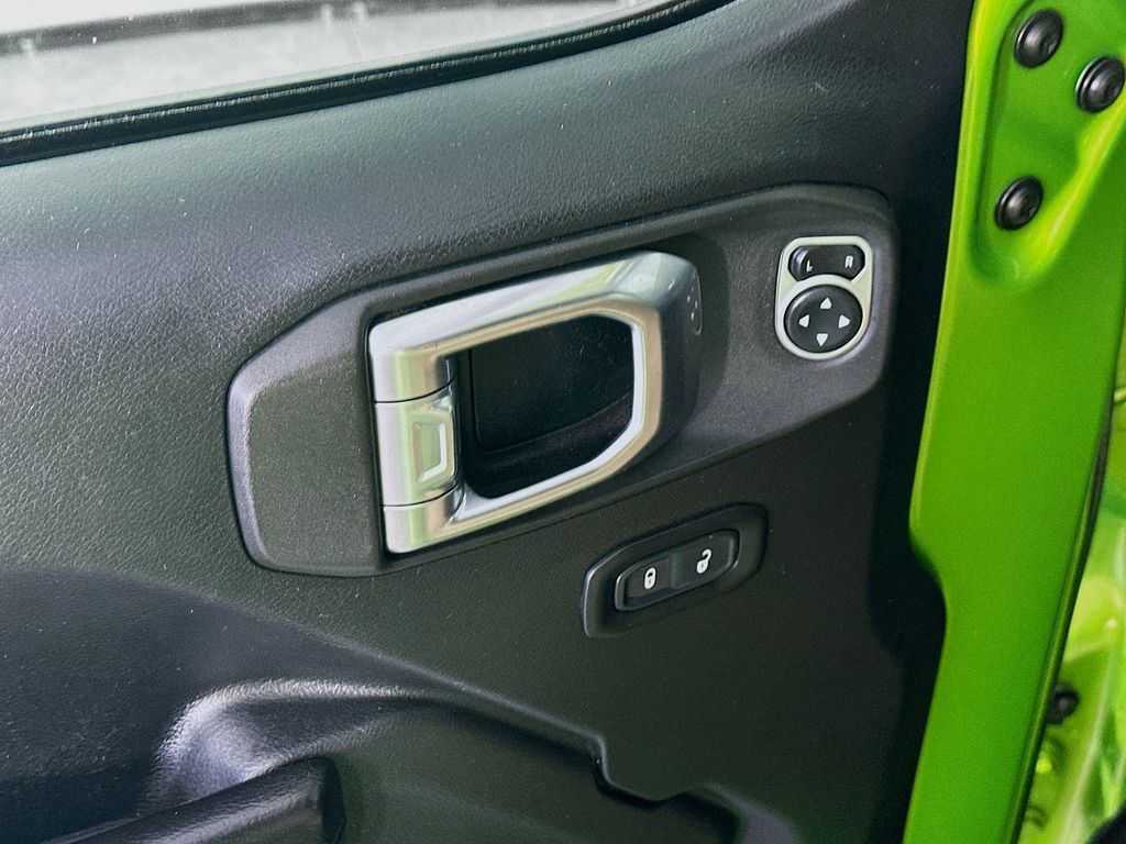 Used 2019 Green Jeep Unlimited Sport S image 24