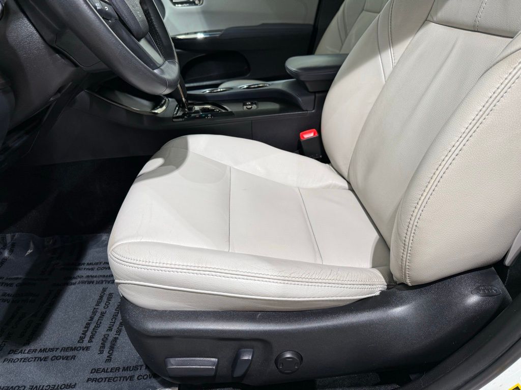 Thumbnail: 2014 Toyota Avalon - 13