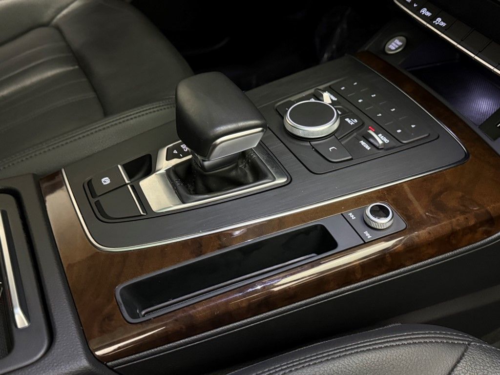 Thumbnail: 2019 Audi Q5 - 19