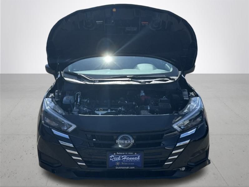 2025 Nissan Versa 1.6 S photo 4