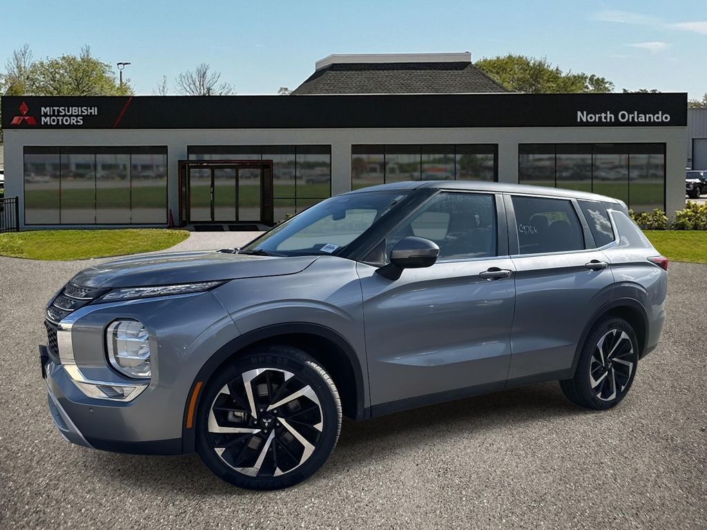 2023 Mitsubishi Outlander SE