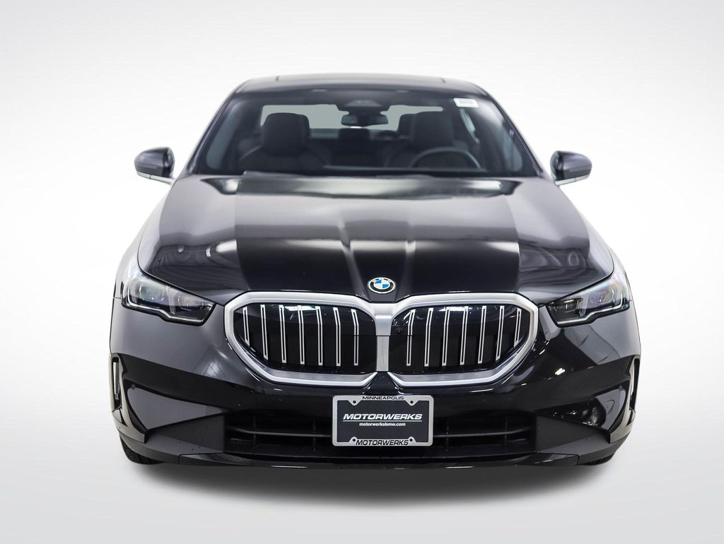 Thumbnail: 2026 BMW 5 Series - 9