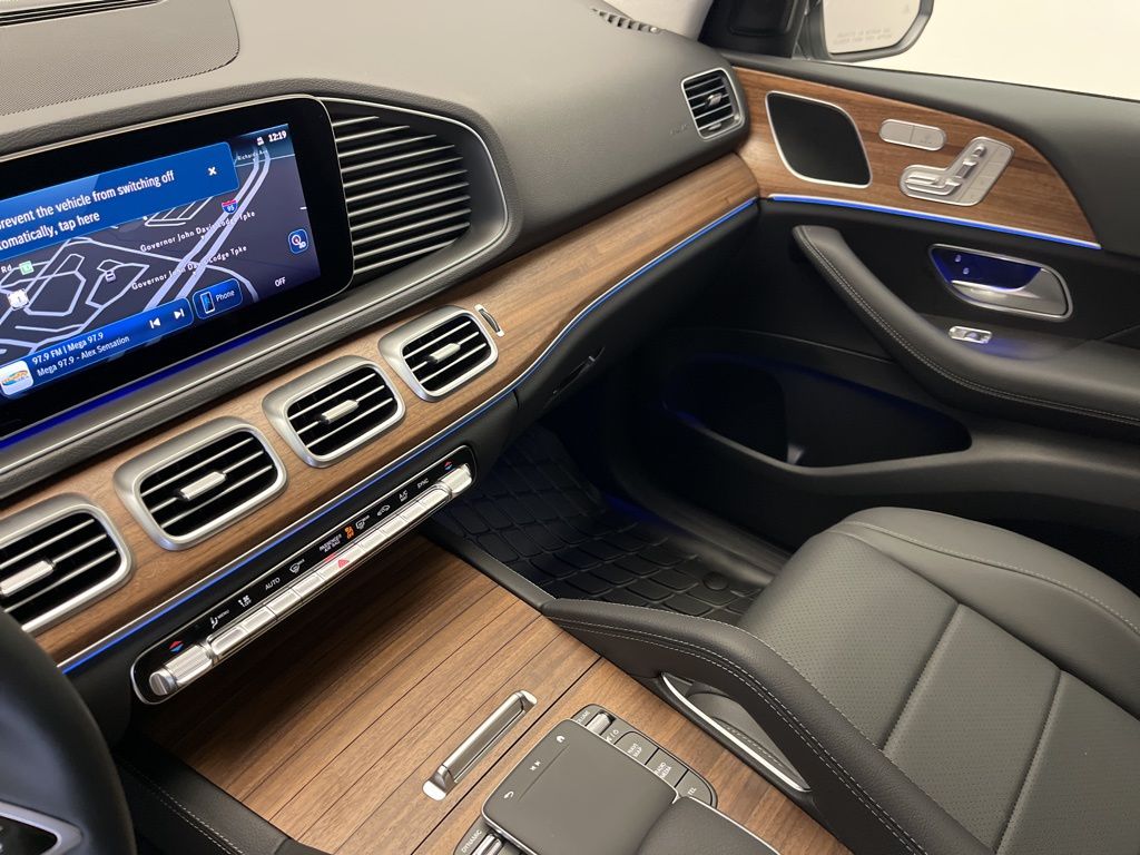 Thumbnail: 2025 Mercedes-Benz GLE - 21