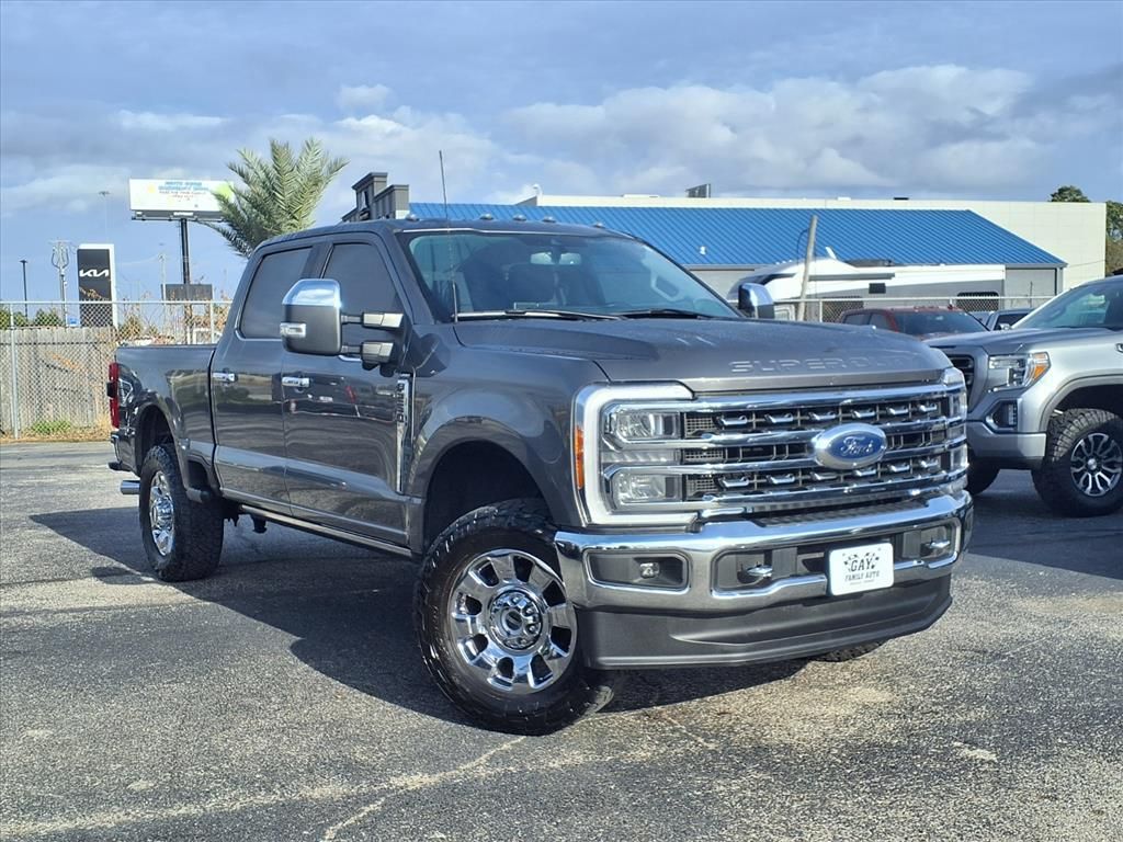 2023 Ford F-250 Super Duty Lariat Crew Cab 4WD