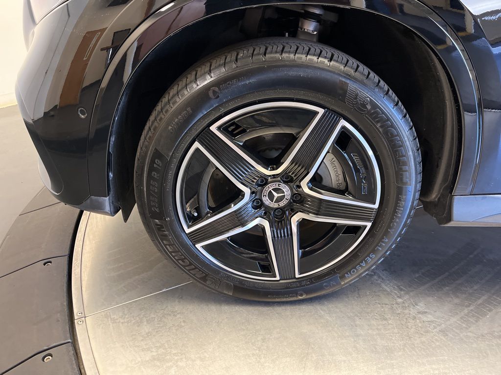 Thumbnail: 2025 Mercedes-Benz GLC - 10