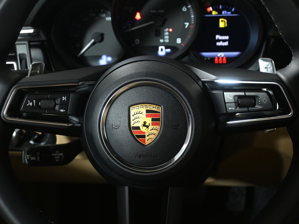 Thumbnail: 2026 Porsche Macan - 19