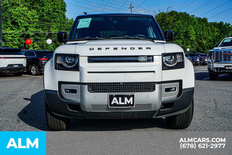 Used 2024 White Land Rover S image 9