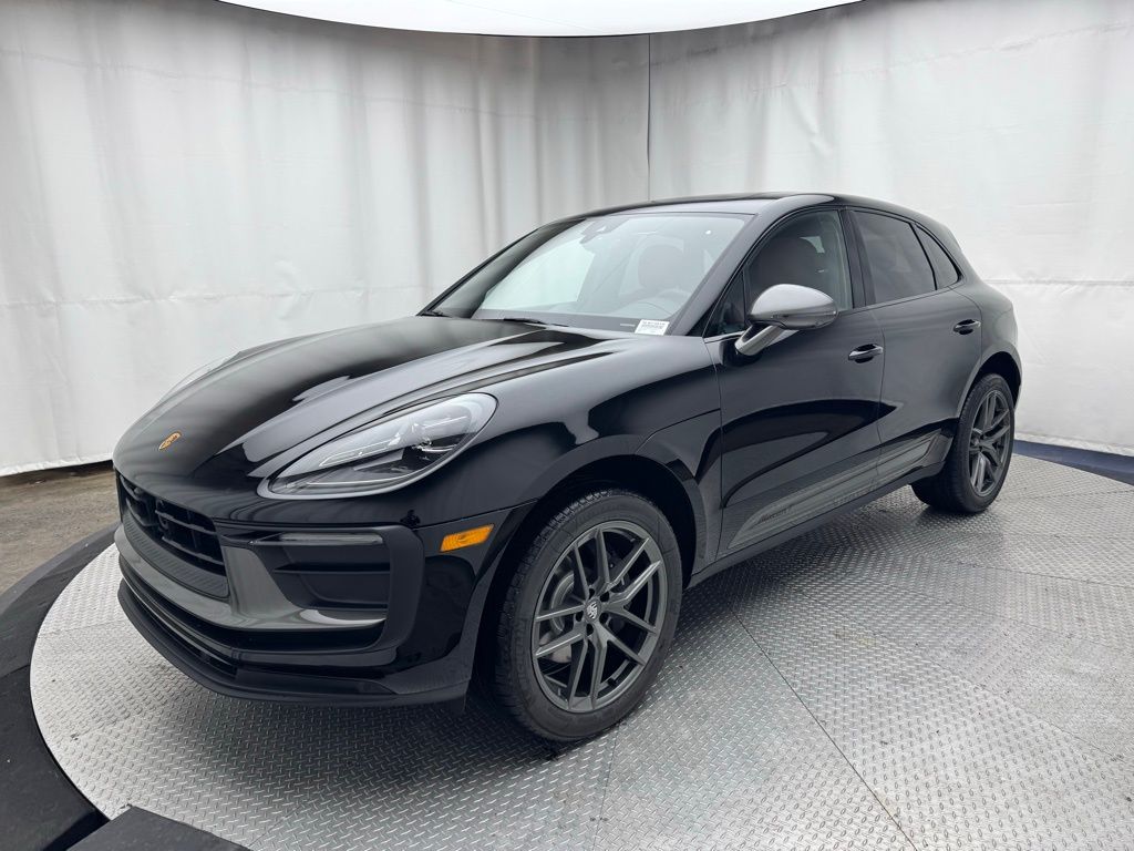Thumbnail: 2025 Porsche Macan - 1
