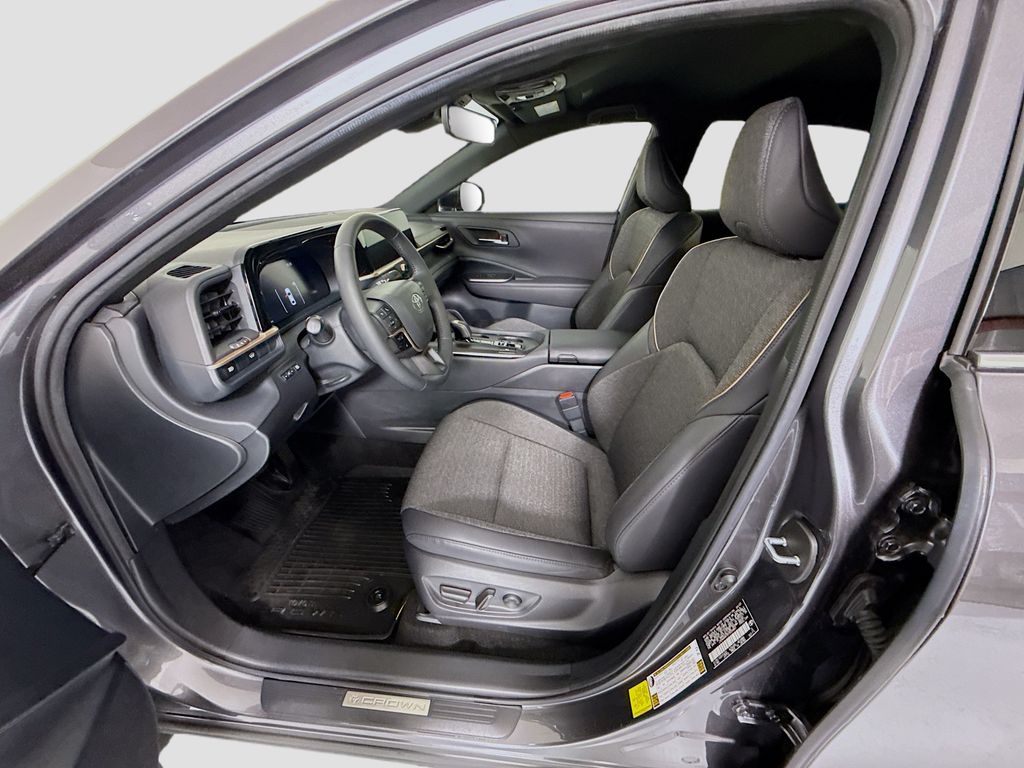 Thumbnail: 2023 Toyota Crown - 19