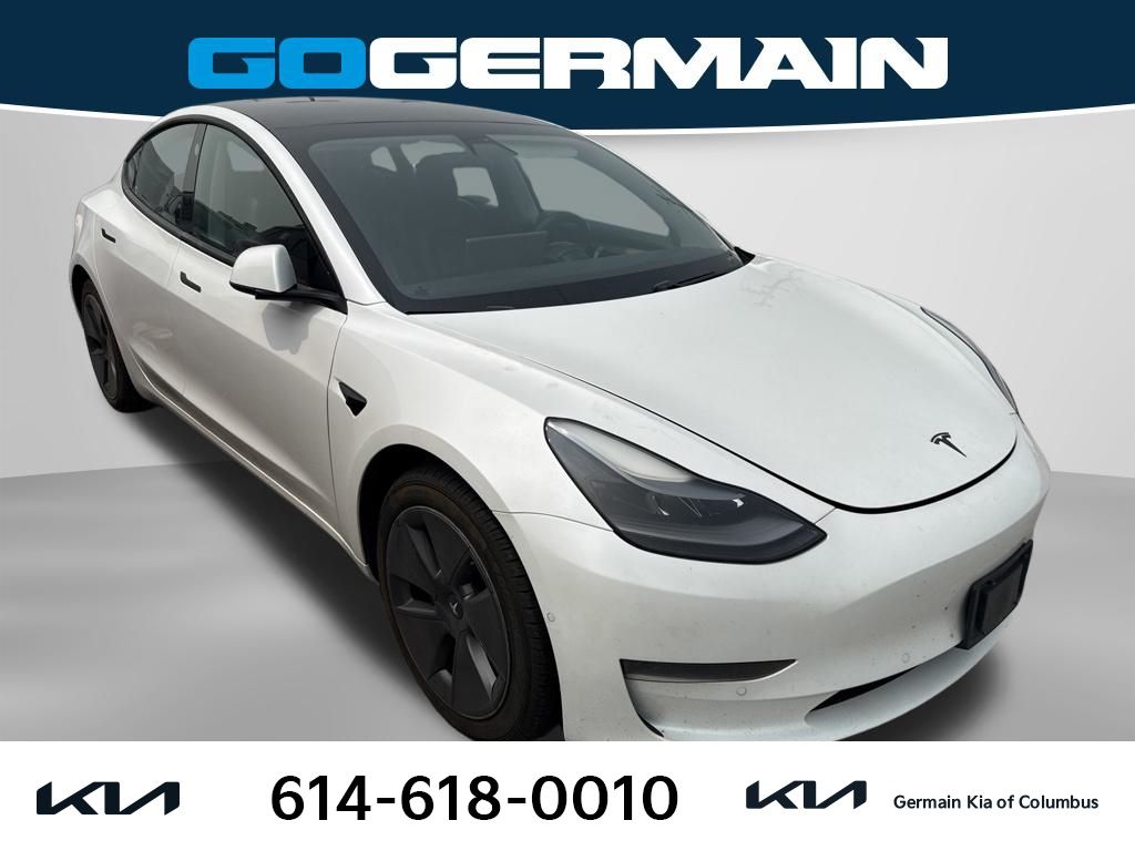 Used 2021 White Tesla Standard Range Plus image 7