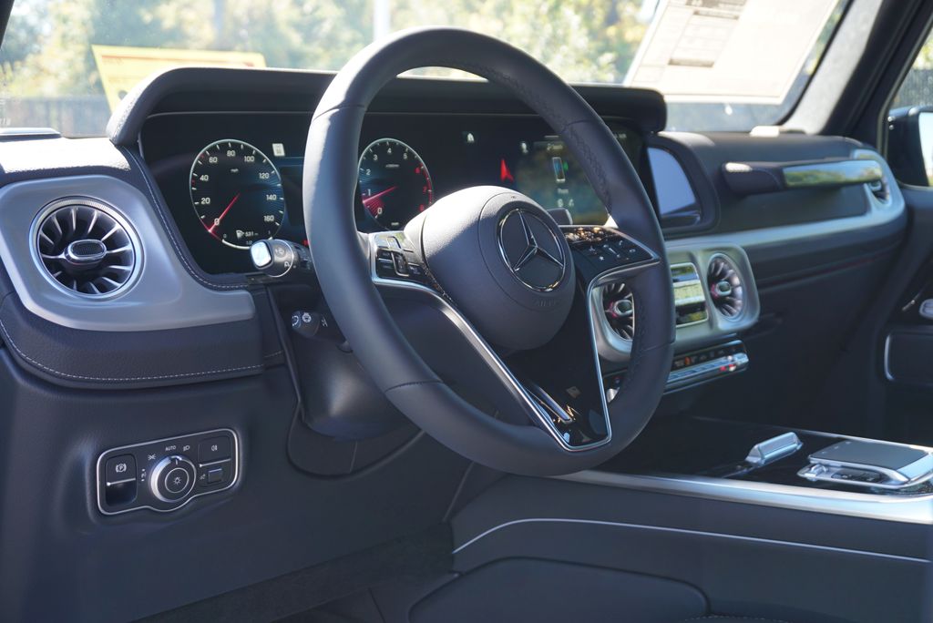 Thumbnail: 2026 Mercedes-Benz G-Class - 10