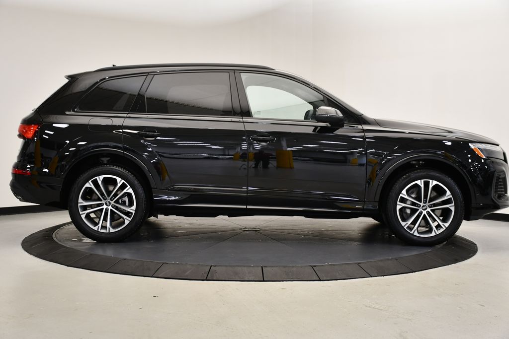 2025 Audi Q7  6