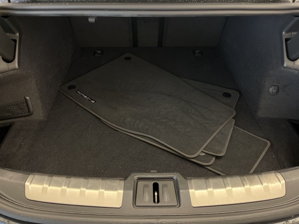 Thumbnail: 2021 Porsche Taycan - 30