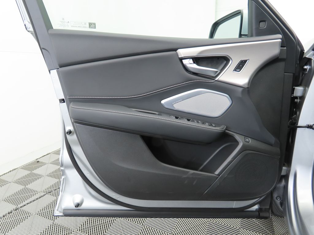 Thumbnail: 2025 Acura RDX - 27