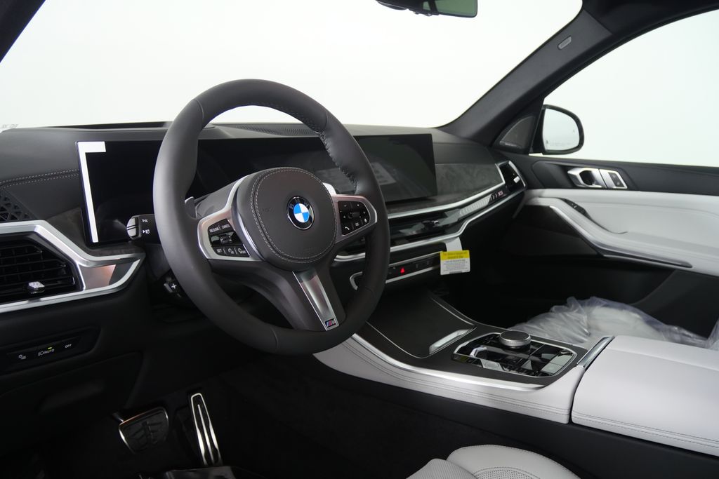 Thumbnail: 2026 BMW X5 - 13