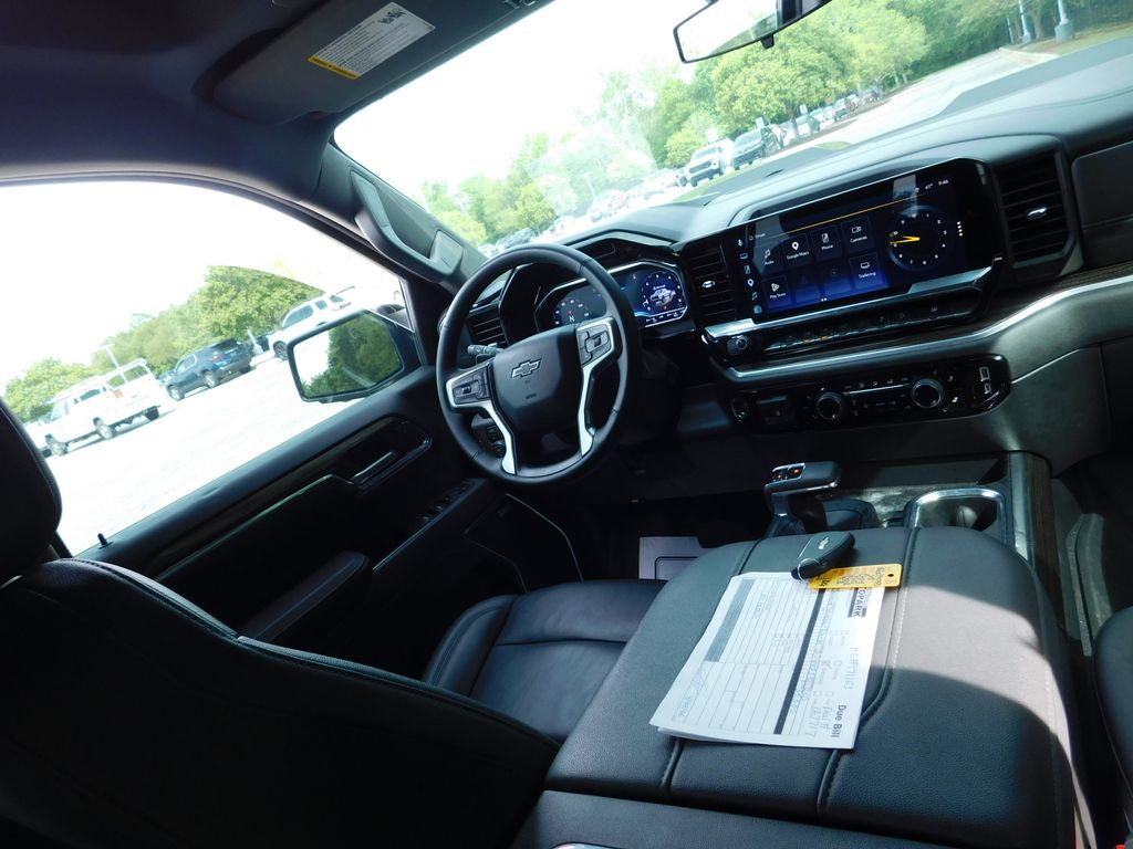 Thumbnail: 2025 Chevrolet Silverado 1500 - 6