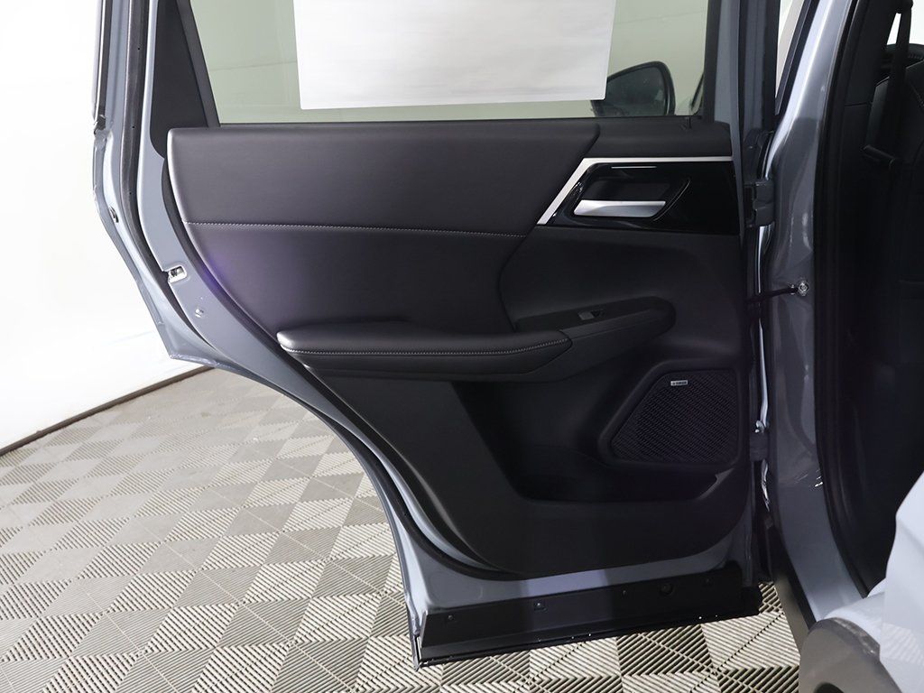 New 2026 Gray Mitsubishi SE image 27