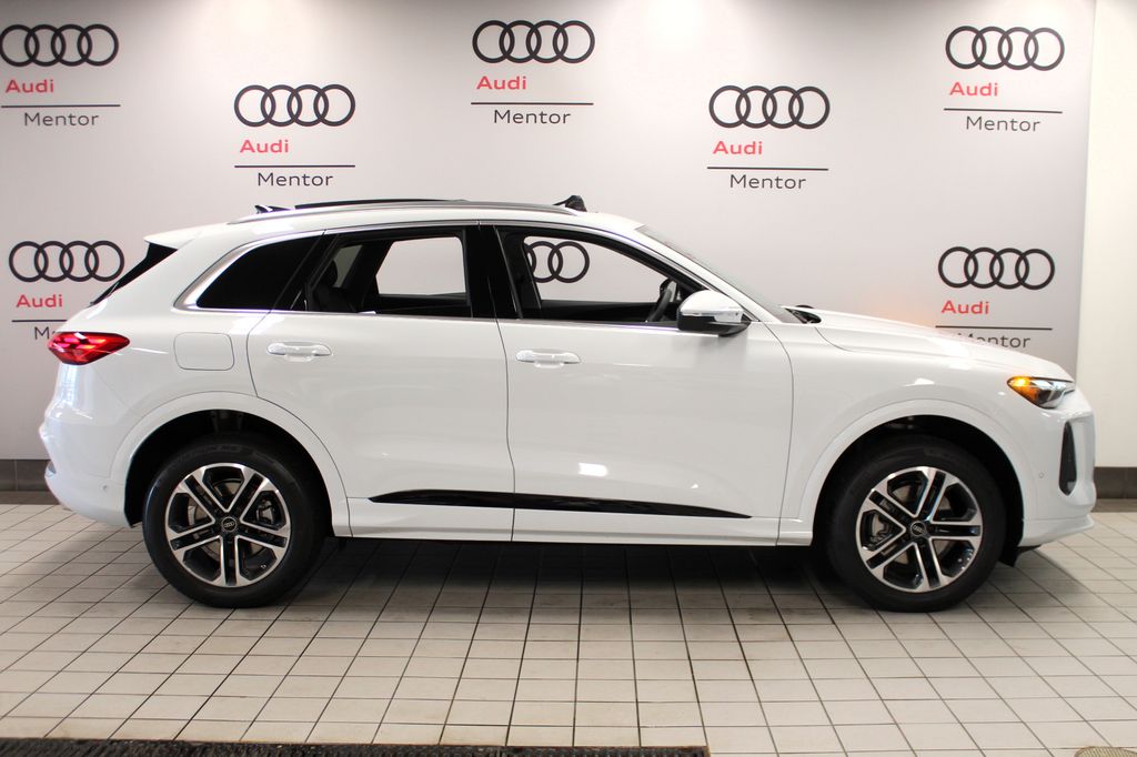 Thumbnail: 2026 Audi Q5 - 6