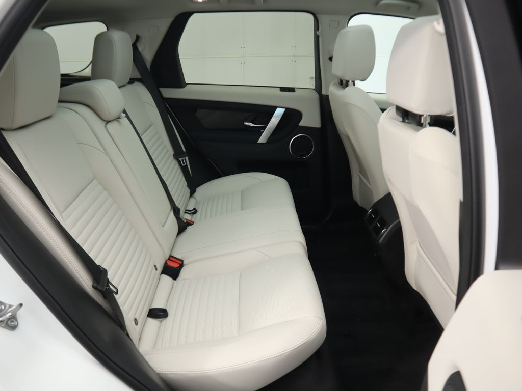 Thumbnail: 2024 Land Rover Discovery Sport - 23