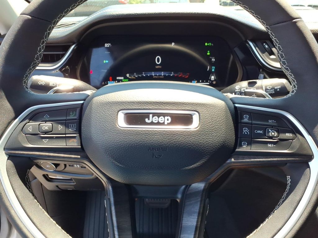 used 2023 Jeep Grand Cherokee car, priced at $26,900