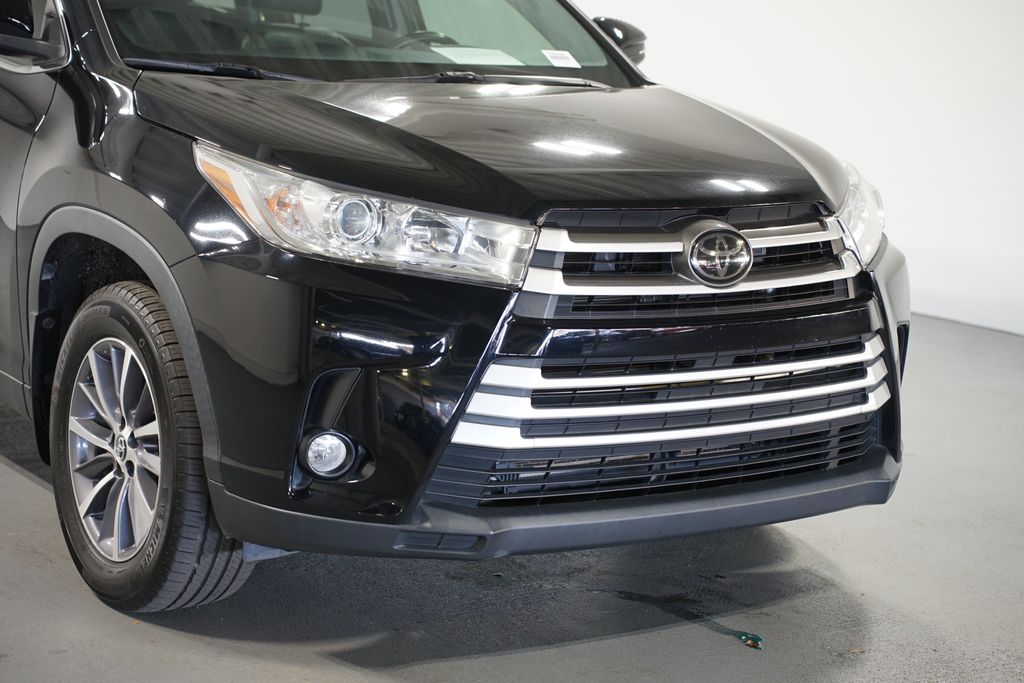 Thumbnail: 2019 Toyota Highlander - 4