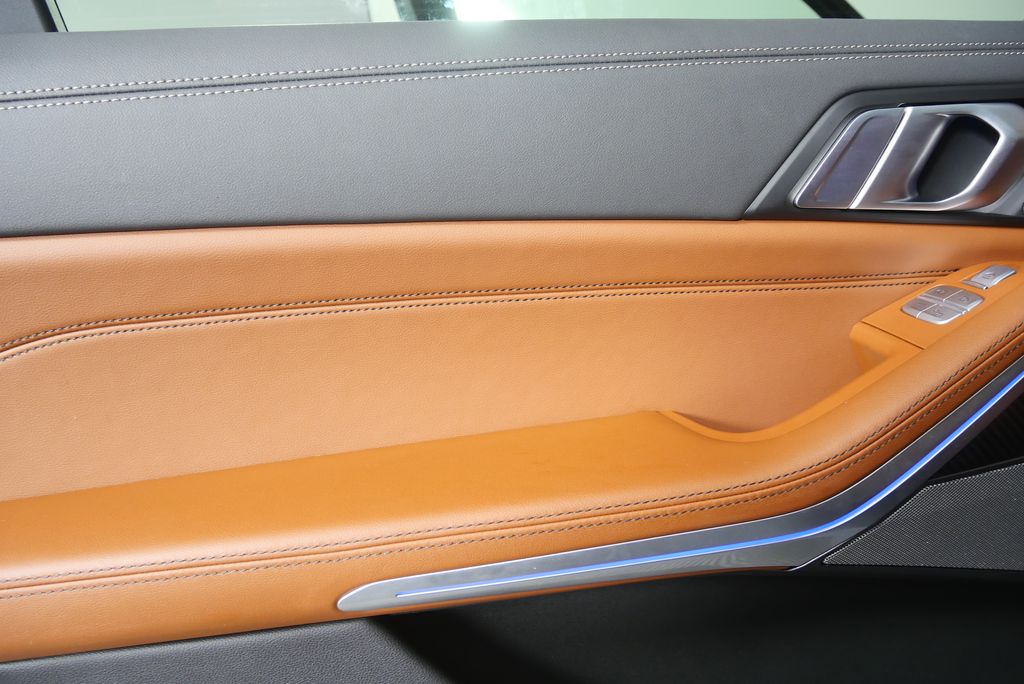 Thumbnail: 2025 BMW X7 - 13