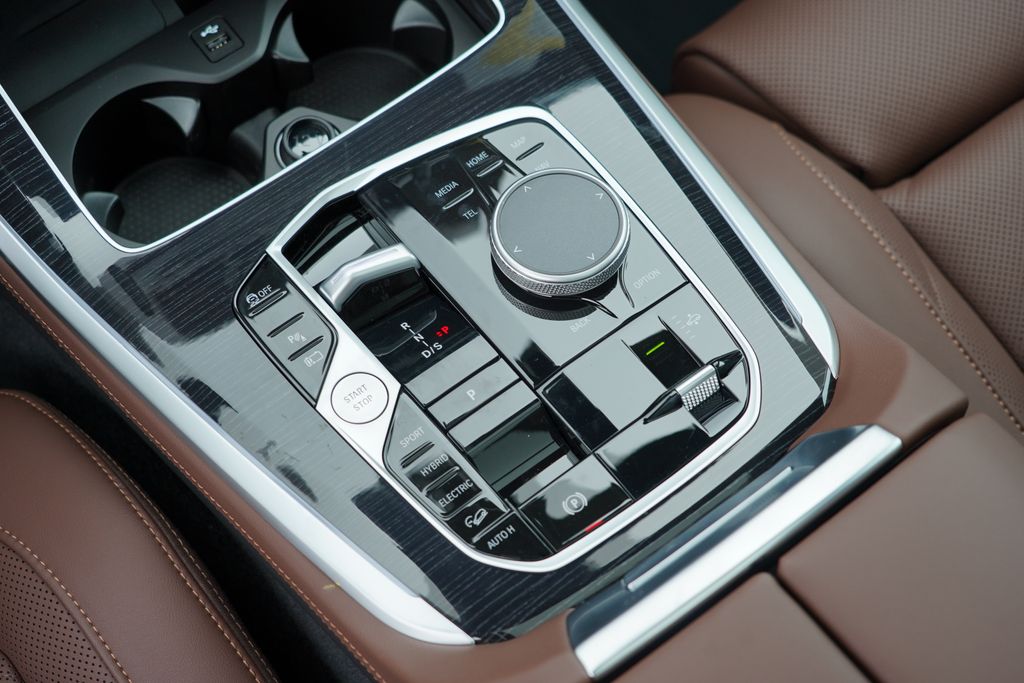 Thumbnail: 2026 BMW X5 - 18
