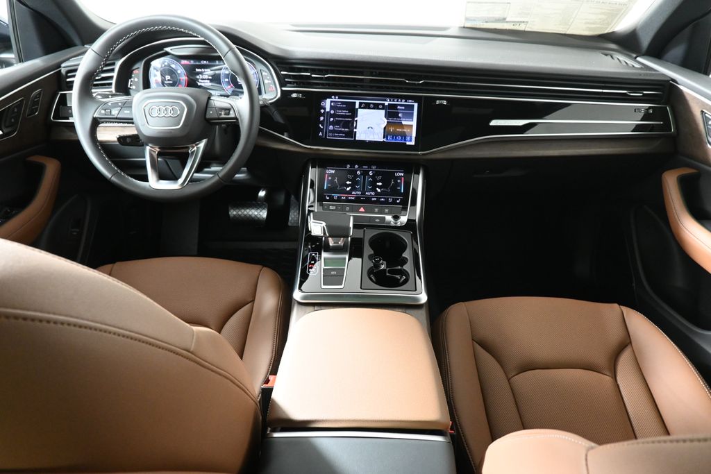 Thumbnail: 2025 Audi Q8 - 4