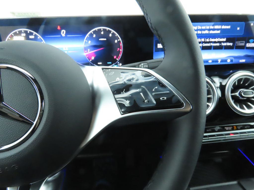 Thumbnail: 2025 Mercedes-Benz GLA - 13