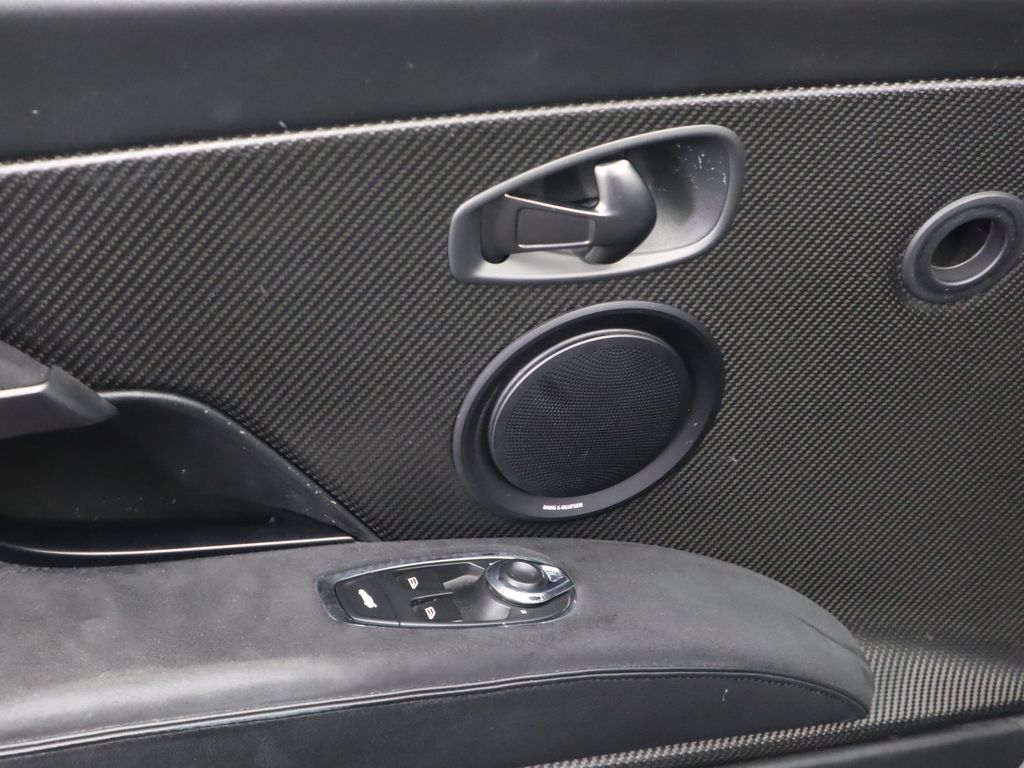 2020 Aston Martin DBS Superleggera 31