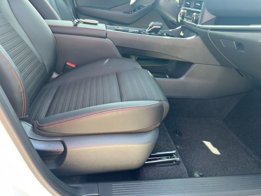 2025 Everest White Pearl Nissan Rogue Rock Creek AWD SUV
