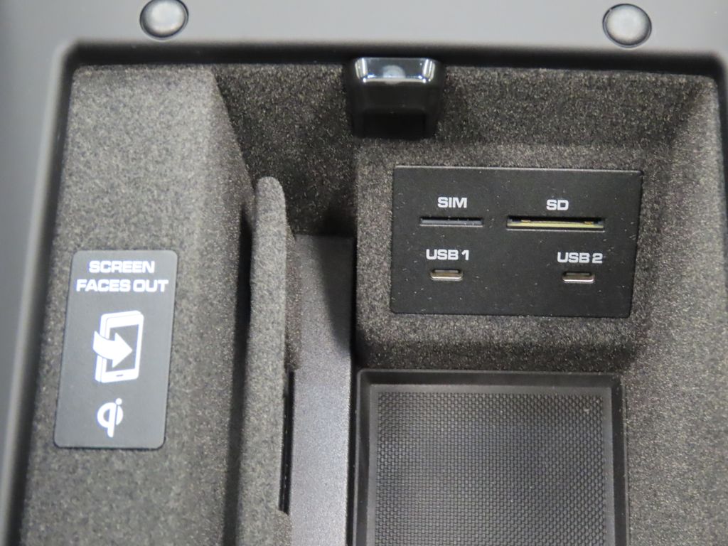 Thumbnail: 2026 Porsche Macan - 30