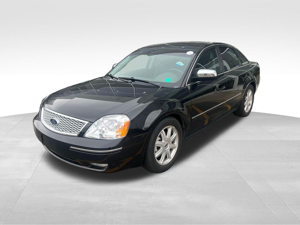 Used 2005 Ford Five Hundred Limited with VIN 1FAFP25105G130660 for sale in Waukesha, WI