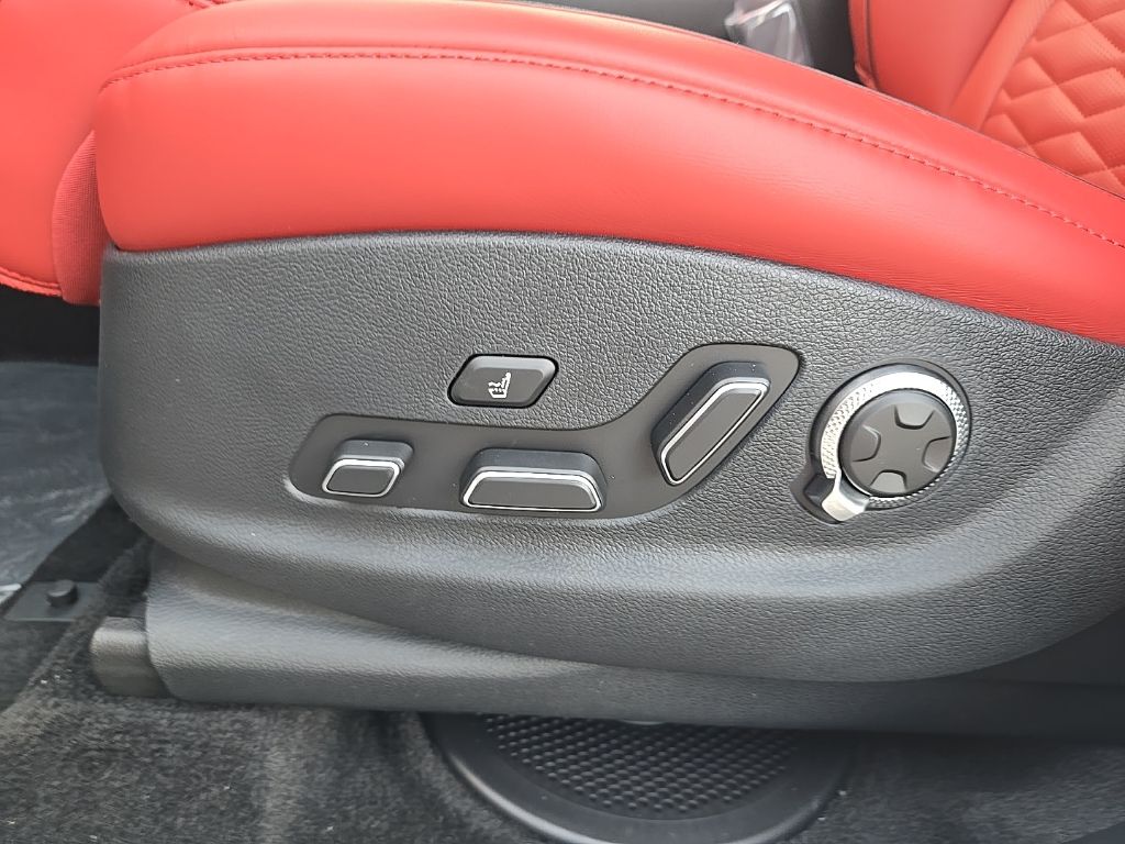 Thumbnail: 2025 Genesis GV80 - 16