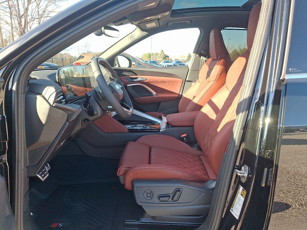 Thumbnail: 2025 Audi SQ5 - 6