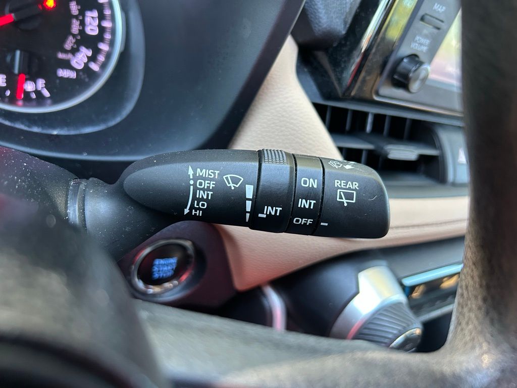 Thumbnail: 2019 Toyota RAV4 - 20