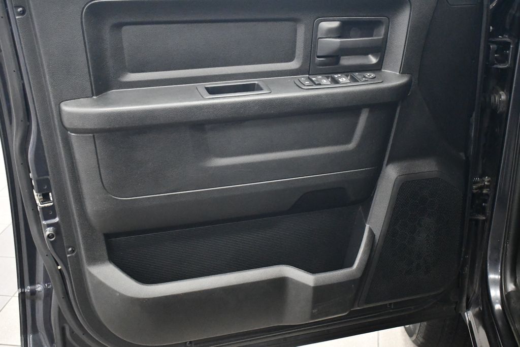 Thumbnail: 2017 RAM 1500 - 10