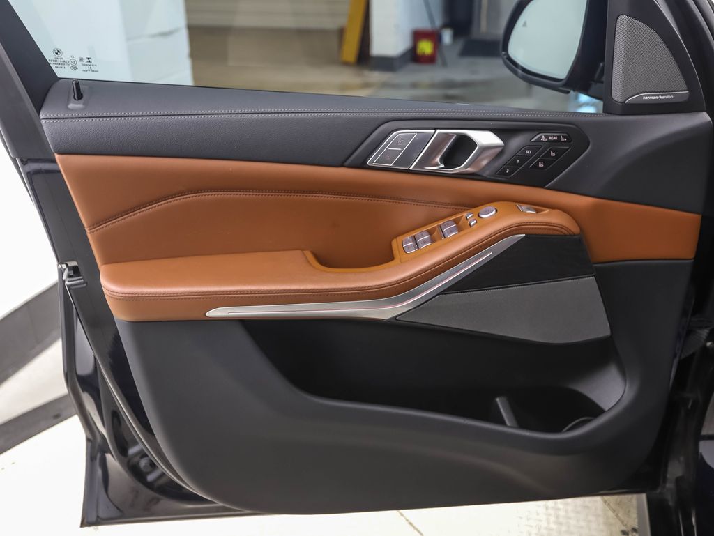 Thumbnail: 2022 BMW X7 - 9