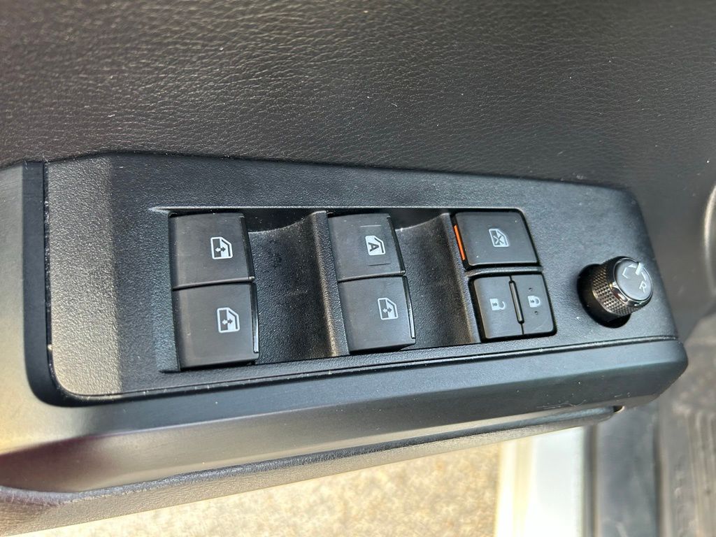 Thumbnail: 2022 Toyota Tacoma - 16