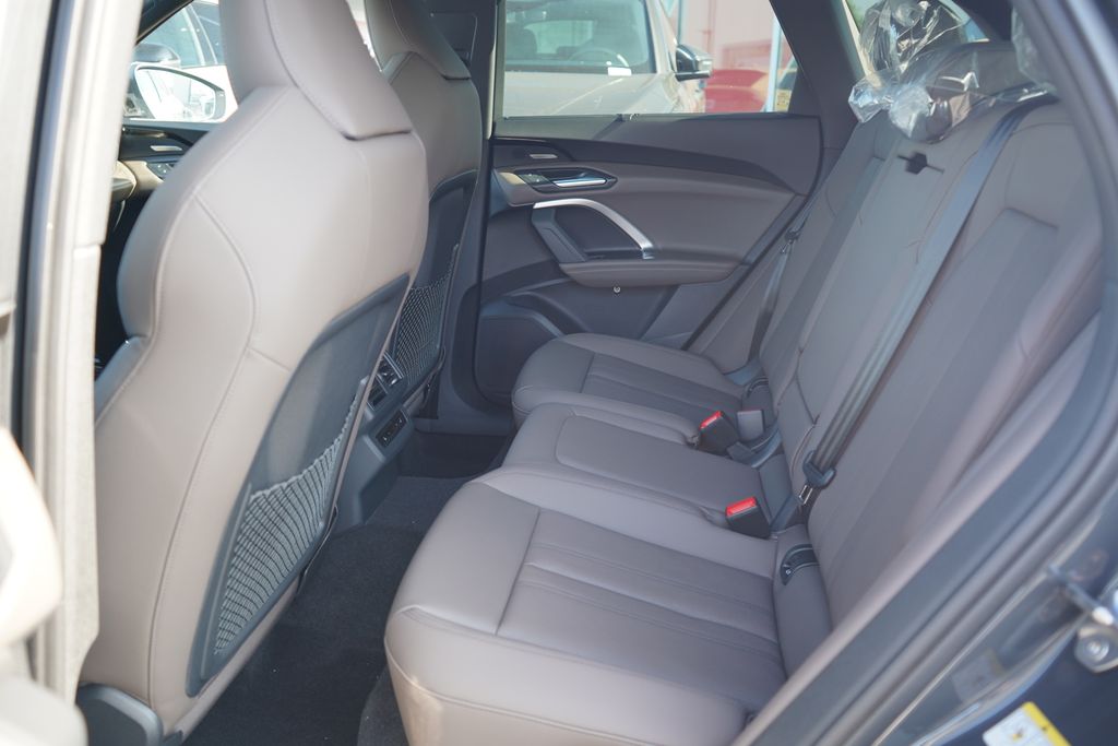 Thumbnail: 2025 Audi Q5 - 7