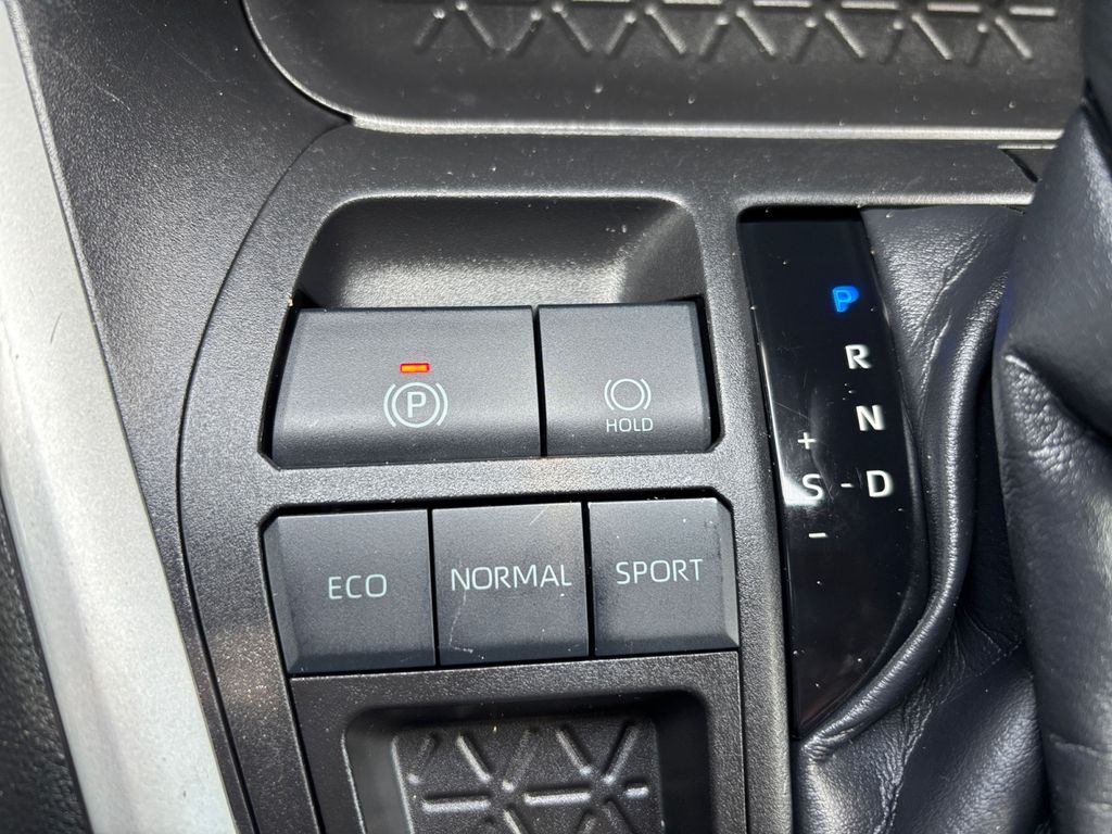 Used Car 2022 Toyota Rav4  Le For Sale Under $25,000 In Austin, Texas