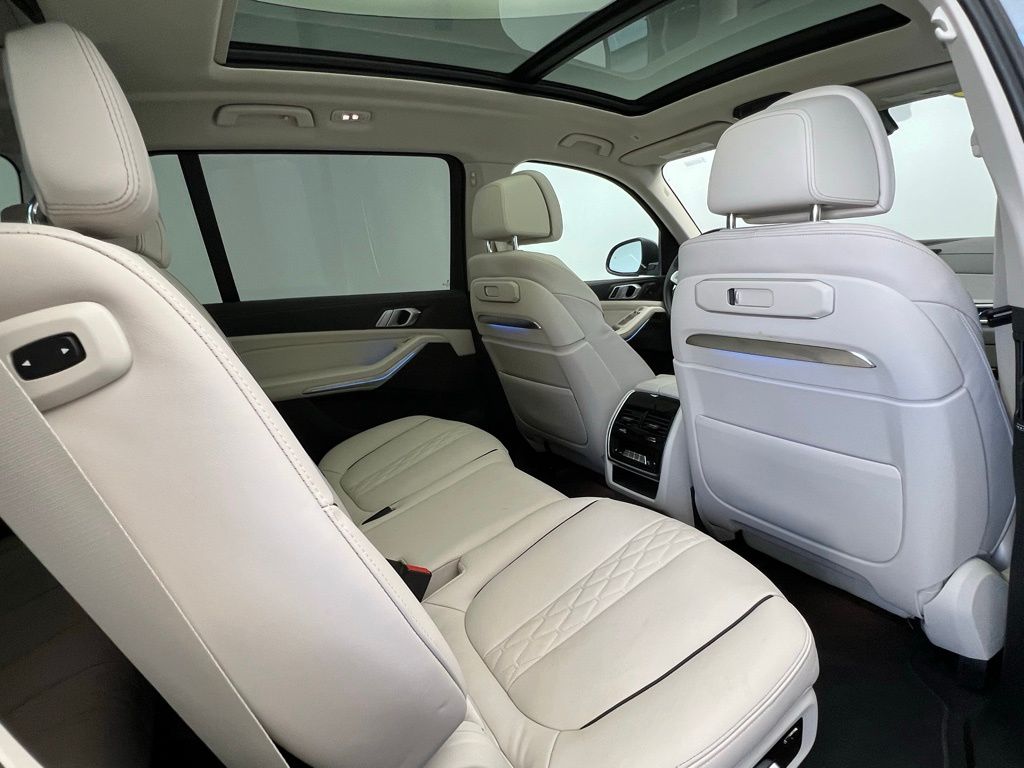 Thumbnail: 2024 BMW X7 - 8
