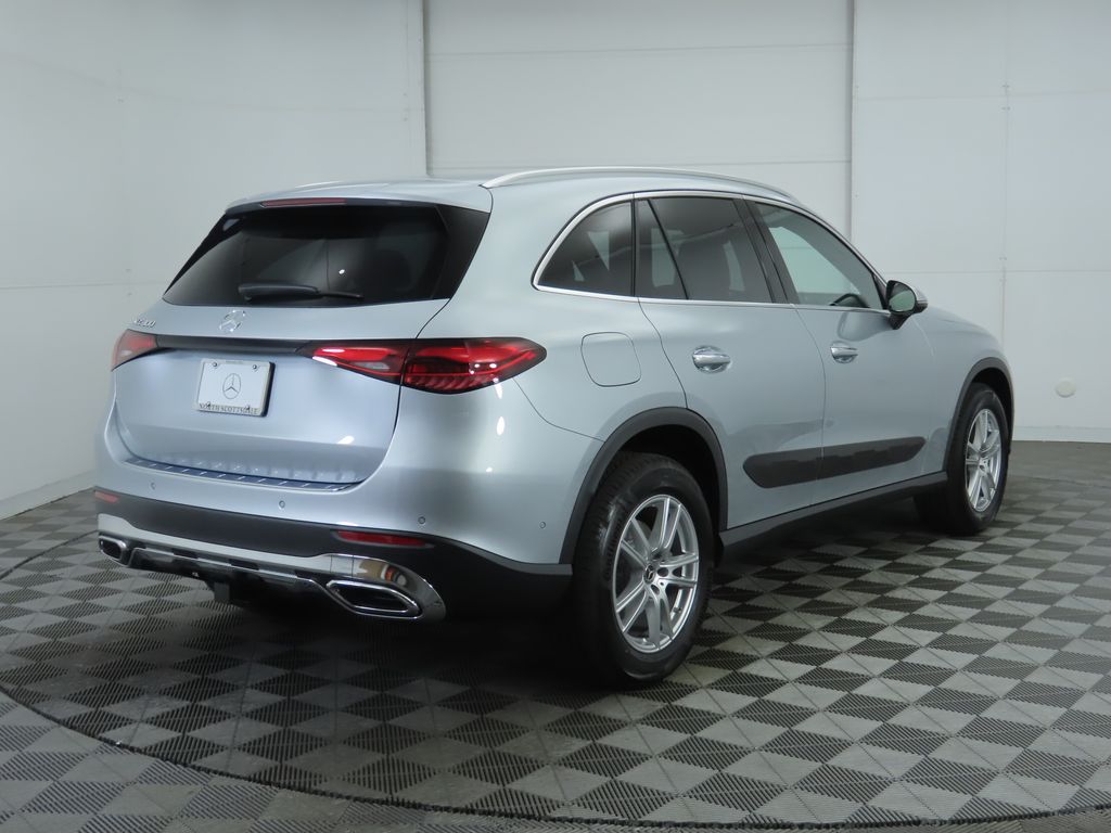 2025 Mercedes-Benz GLC 300 5