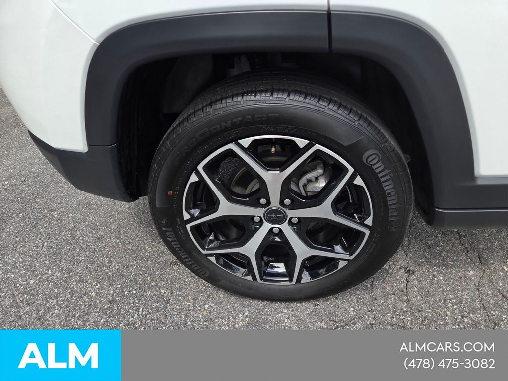 Used 2025 White Jeep Limited image 14