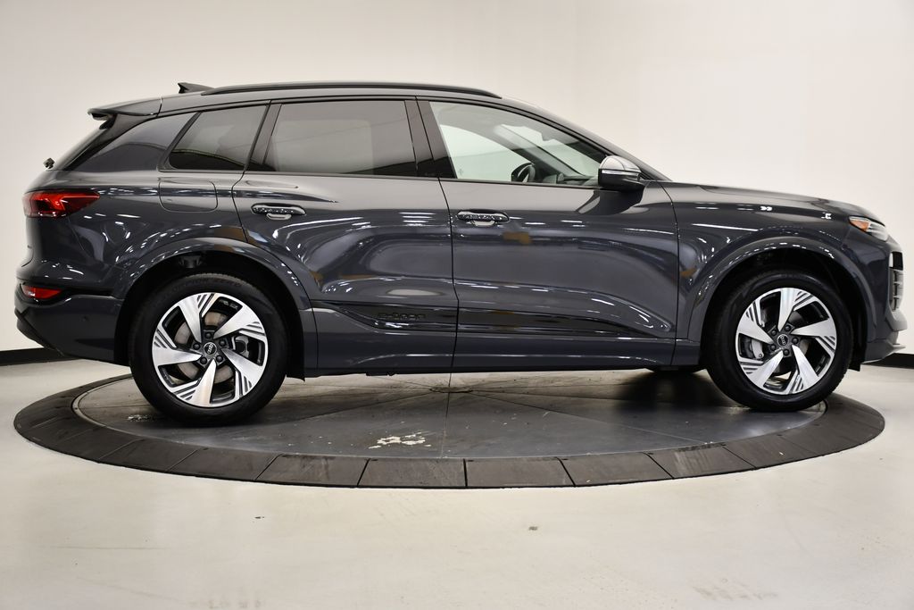 Thumbnail: 2025 Audi Q6 e-tron - 6
