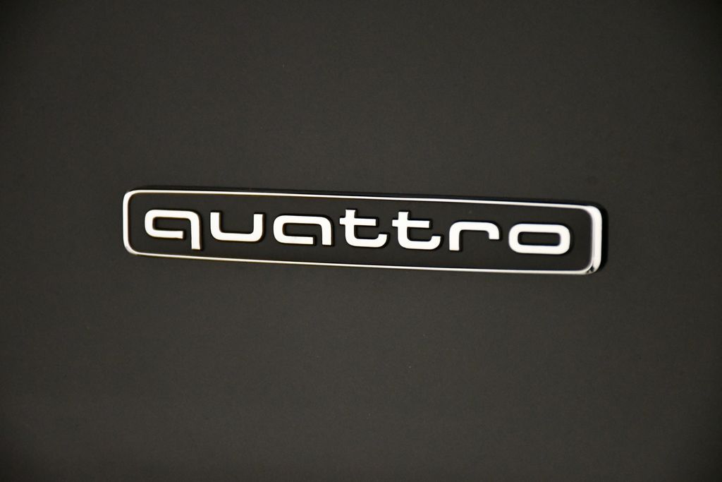 Thumbnail: 2025 Audi Q7 - 10