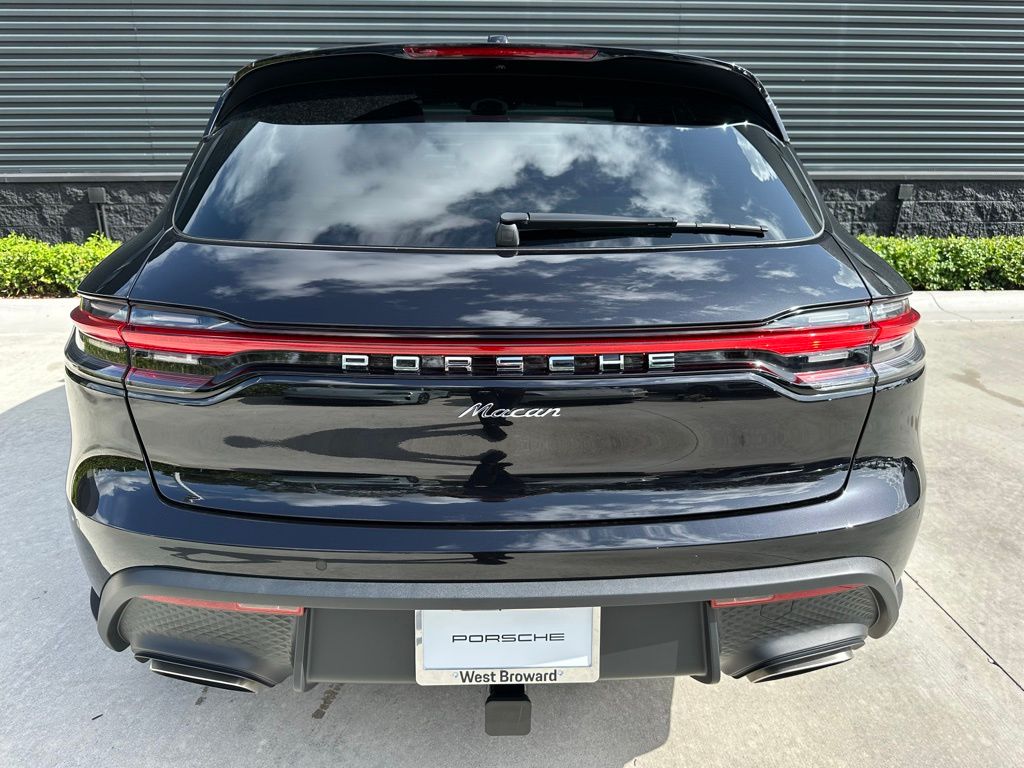 Thumbnail: 2025 Porsche Macan - 11